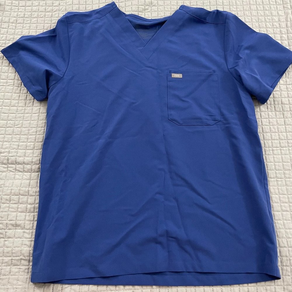 FIGS Men's Denim Leon™ - Two-Pocket Scrub Top - L / Denim